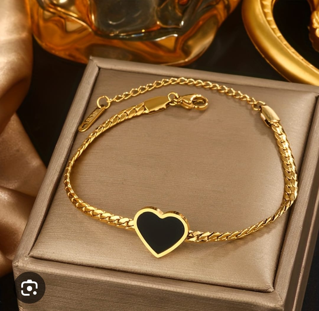 Gold plated heart pearl bracelet for women with Cuban link chain