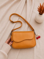 Large Capacity Women's Shoulder Bag with Side Chain Belt