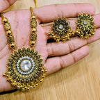 Women's Kashmiri-inspired necklace and earring set